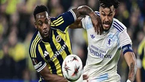 安帅布局4-4-2阵型，增强球队默契与均衡性